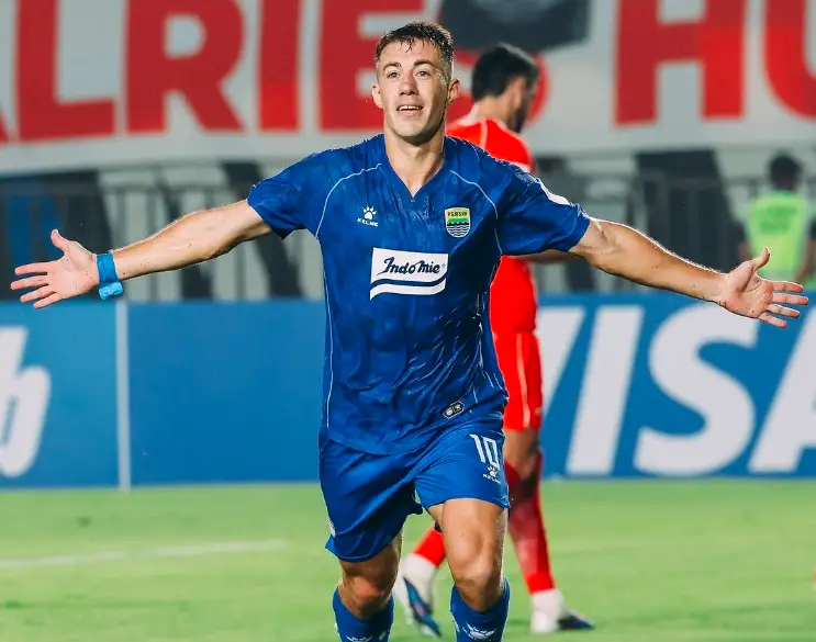 Persib Amankan Tiga Poin atas The Cong Viettel, Duel ACL Two Diwarnai Dua Kartu Merah